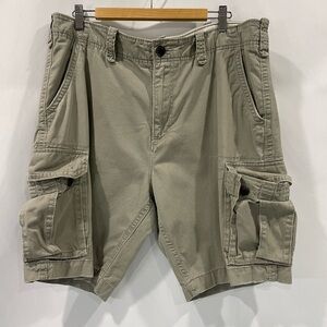 American Eagle Outfitters Men's Cargo Shorts - Khaki Green